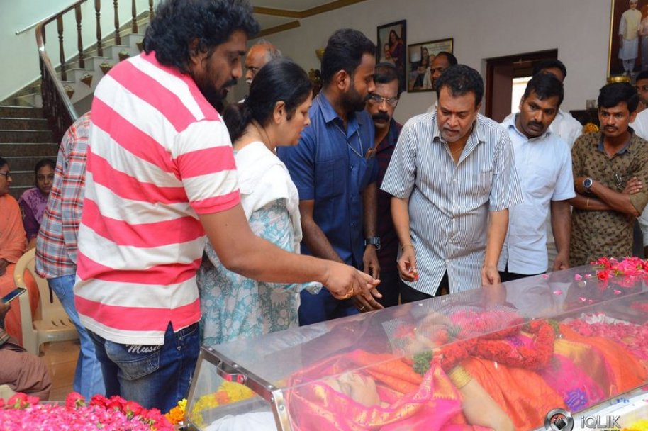 Celebrities-Pay-Homage-to-Vijaya-Nirmala-Garu